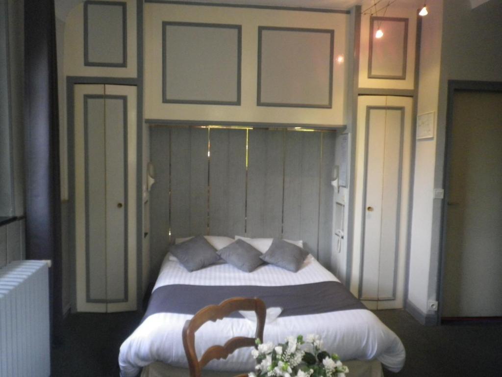 Hotel Ermitage Du Moulin Labotte Haybes Habitación foto