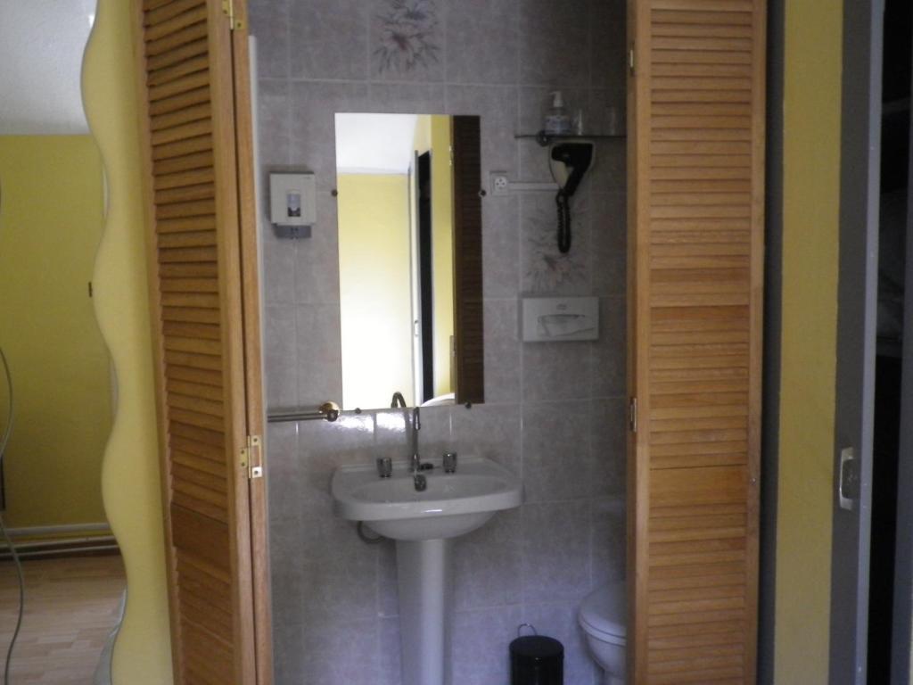 Hotel Ermitage Du Moulin Labotte Haybes Habitación foto