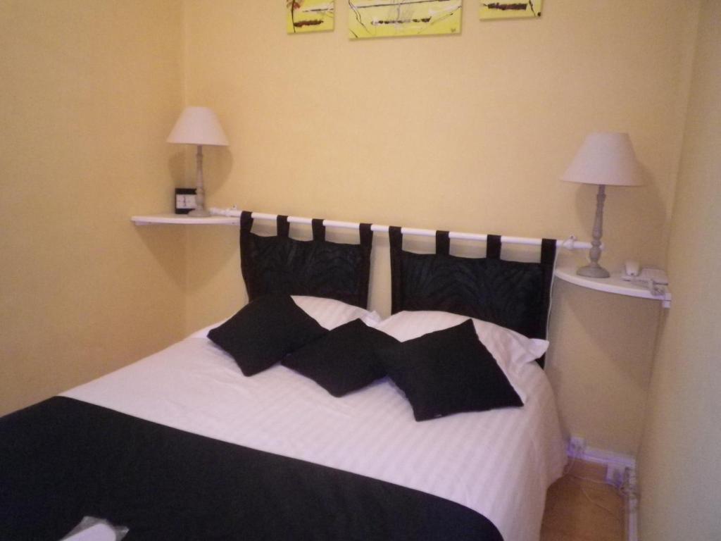 Hotel Ermitage Du Moulin Labotte Haybes Habitación foto